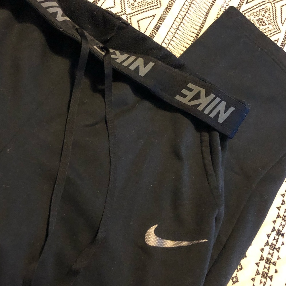 Black Nike Sweat Pants Fleece Lines. Large